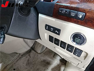 TOYOTA VELLFIRE 2010