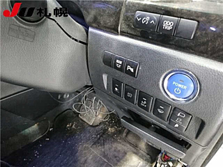 TOYOTA VELLFIRE 2013