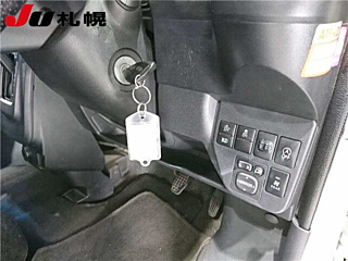 DAIHATSU HIJET VAN 2017