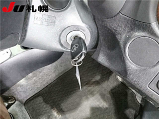 TOYOTA VITZ 2013