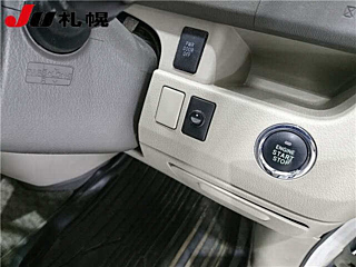 TOYOTA NOAH 2010