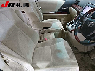 TOYOTA VELLFIRE 2010