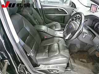 VOLVO V70 2010