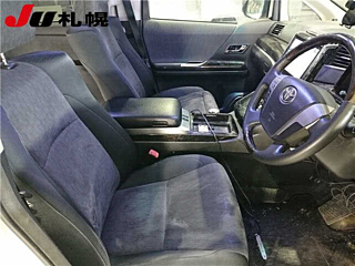TOYOTA VELLFIRE 2013