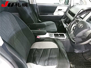 TOYOTA NOAH 2012
