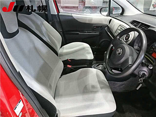 TOYOTA VITZ 2011