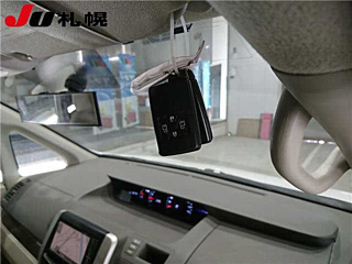 TOYOTA NOAH 2010