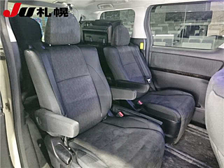 TOYOTA VELLFIRE 2013