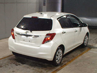 TOYOTA VITZ 2016