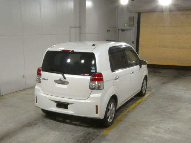 TOYOTA SPADE 2012