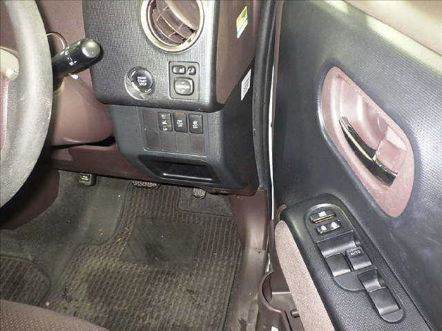 TOYOTA SPADE 2012