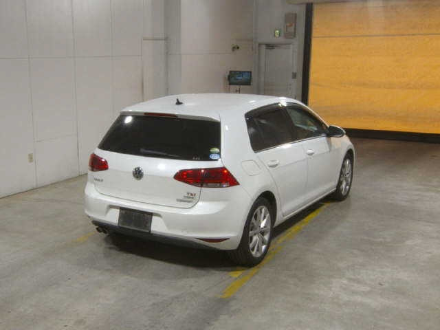 VOLKSWAGEN GOLF 2016