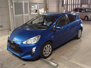 TOYOTA AQUA 2015