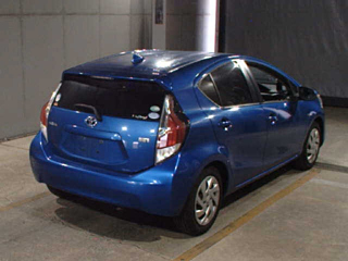 TOYOTA AQUA 2015