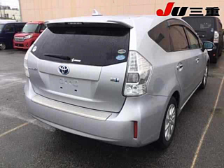 TOYOTA PRIUS ALPHA 2011