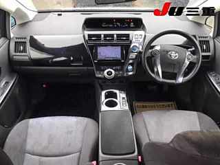 TOYOTA PRIUS ALPHA 2011
