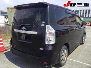 TOYOTA VOXY 2009