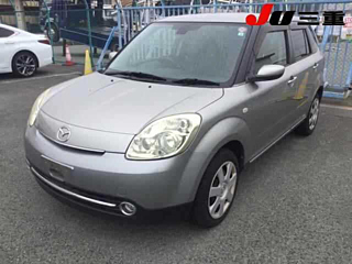 MAZDA VERISA 2010