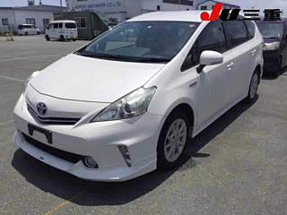 TOYOTA PRIUS ALPHA 2012