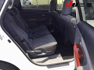 TOYOTA PRIUS ALPHA 2012