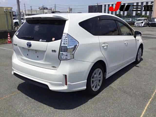 TOYOTA PRIUS ALPHA 2012