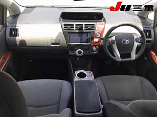 TOYOTA PRIUS ALPHA 2012