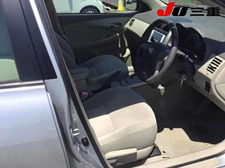 TOYOTA COROLLA AXIO 2010