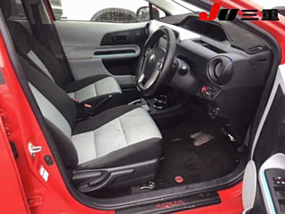 TOYOTA AQUA 2012