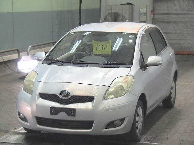 TOYOTA VITZ 2010