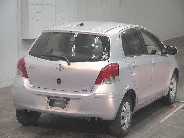 TOYOTA VITZ 2010