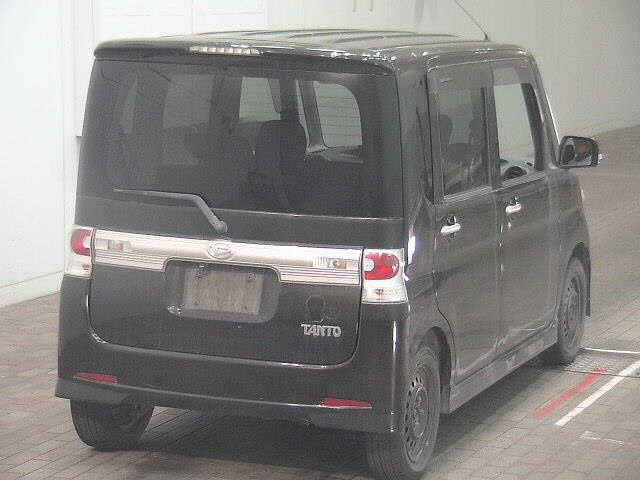 DAIHATSU TANTO 2008