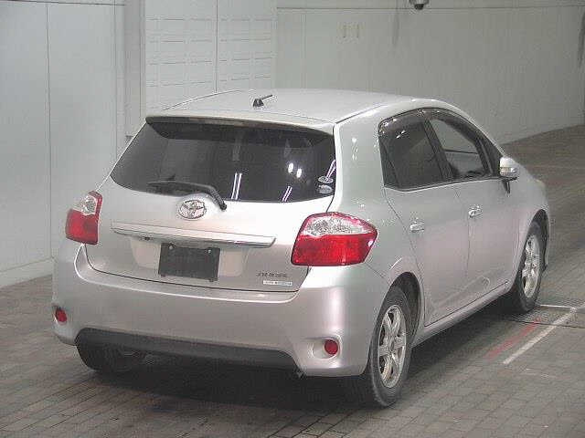 TOYOTA AURIS 2011