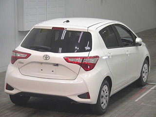 TOYOTA VITZ 2020