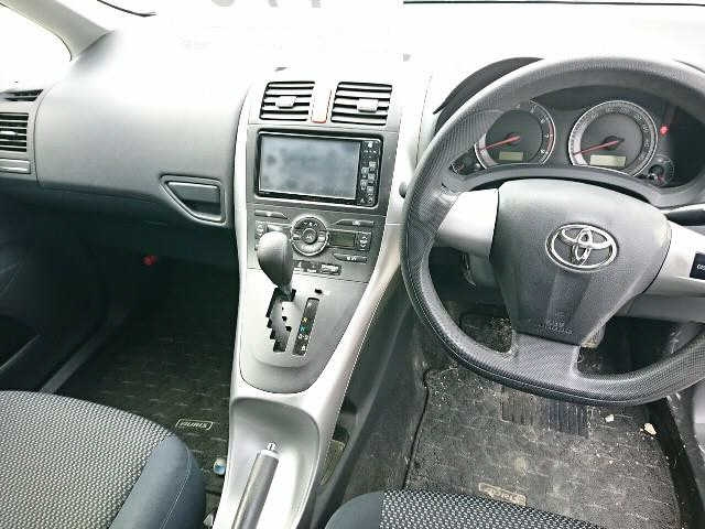 TOYOTA AURIS 2011