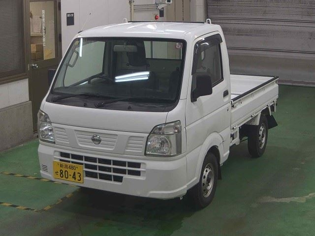 NISSAN CLIPPER TRUCK 2015