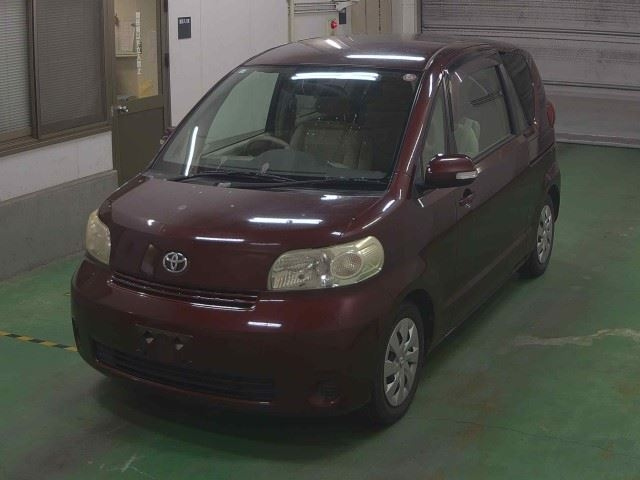 TOYOTA PORTE 2010