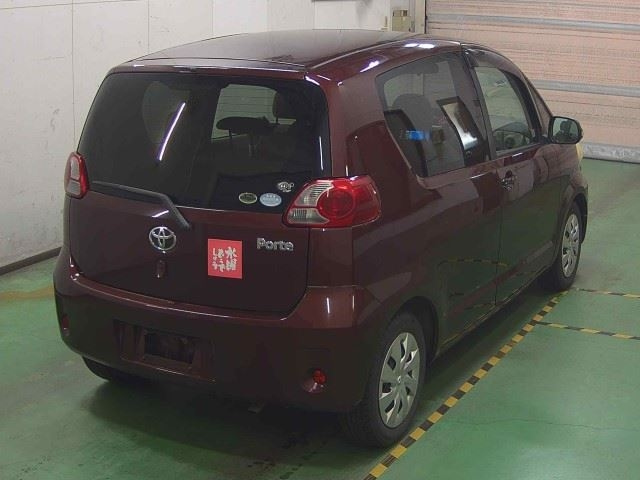 TOYOTA PORTE 2010