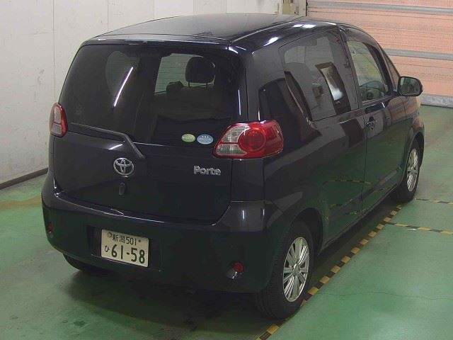 TOYOTA PORTE 2009