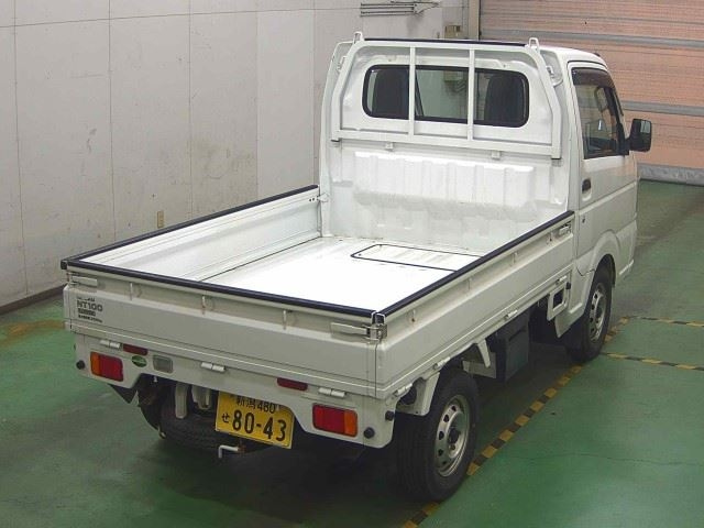 NISSAN CLIPPER TRUCK 2015