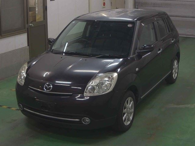 MAZDA VERISA 2010