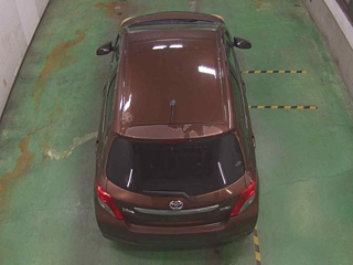 TOYOTA VITZ 2011