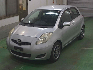 TOYOTA VITZ 2010