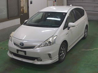 TOYOTA PRIUS ALPHA 2012