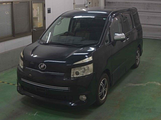 TOYOTA VOXY 2009