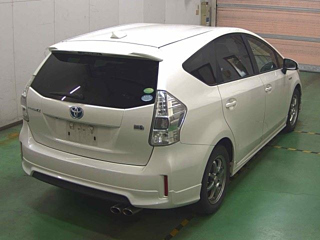 TOYOTA PRIUS ALPHA 2012