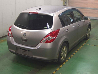 NISSAN TIIDA 2010