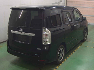 TOYOTA VOXY 2009