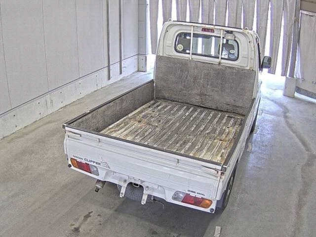 NISSAN CLIPPER TRUCK 2011