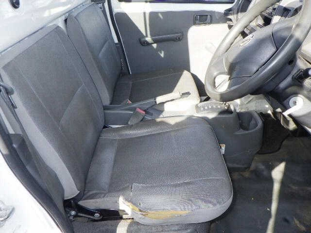NISSAN CLIPPER TRUCK 2011