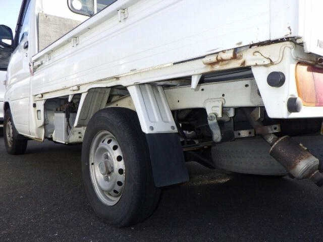 NISSAN CLIPPER TRUCK 2011